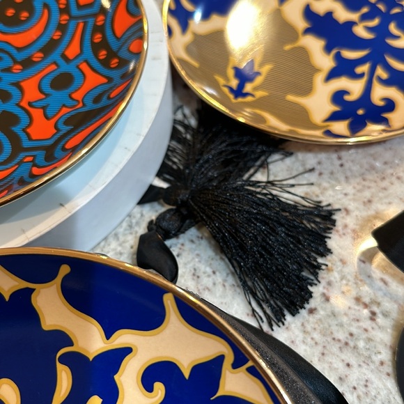 Tracy Reese dessert plates, 4 new never used, 18k gold rim - Picture 5 of 11